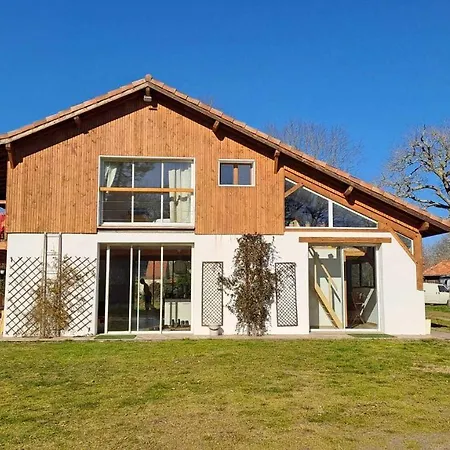 Nyaraló Yonshala Garrosse